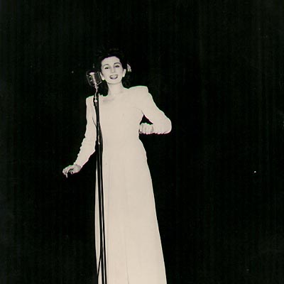 Eleanor Vandruff Singing with Full Orchestra